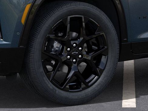 New 2026 Chevrolet Traverse RS w/ LPO, Floor Liner Package AWD/4WD image 9