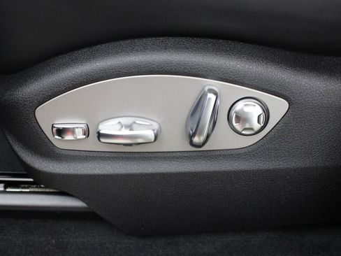 New 2026 Porsche Macan image 27