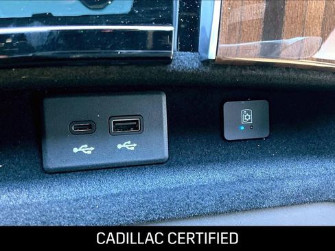 Used 2026 Cadillac Escalade Platinum Sport w/ LPO, ONYX Package image 33