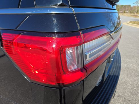 Used 2020 Lincoln Navigator L Reserve w/ Equipment Group 208A Reserve image 34