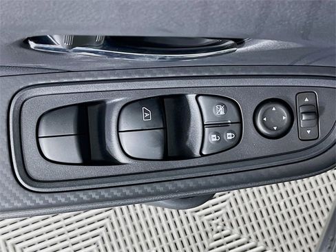 New 2025 Nissan Versa SV image 16