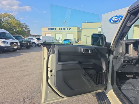 New 2026 Ford Bronco Outer Banks AWD/4WD image 15