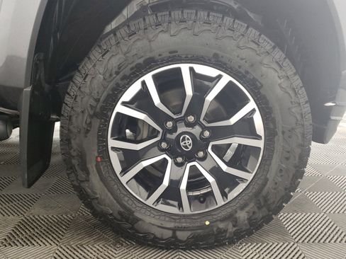 Used 2022 Toyota Tacoma 4x4 Double Cab image 10