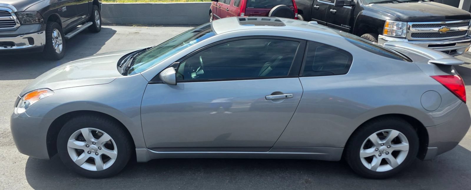 Used 2009 Nissan Altima 2.5 S w/ Premium Pkg FWD image 3