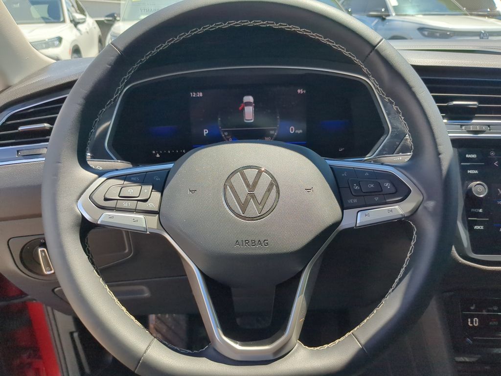 Certified 2023 Volkswagen Tiguan SE FWD image 29