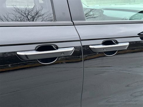 New 2026 Kia Carnival EX image 9