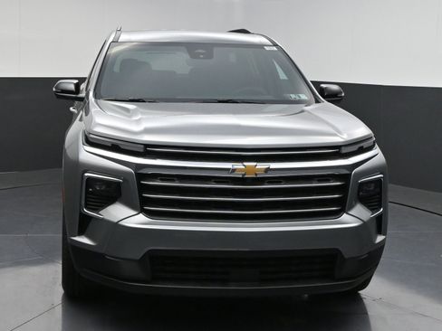 New 2026 Chevrolet Traverse LT w/ Driver Confidence Package FWD image 2