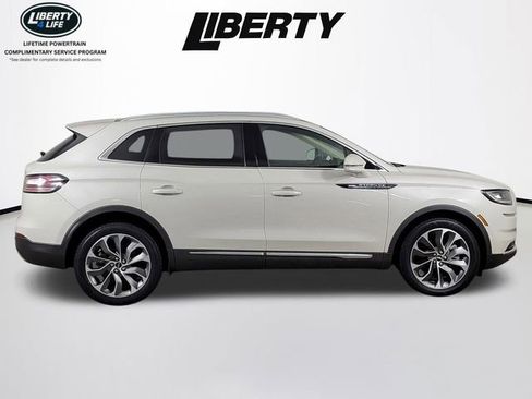 Used 2022 Lincoln Nautilus Reserve AWD/4WD image 2