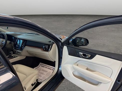 Used 2019 Volvo S60 T6 Momentum w/ Multimedia Package AWD/4WD image 19