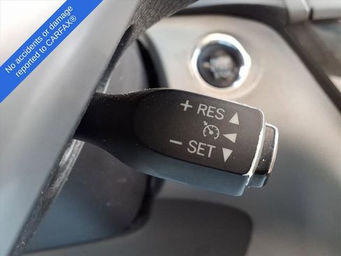 Used 2016 Toyota Sienna L image 29