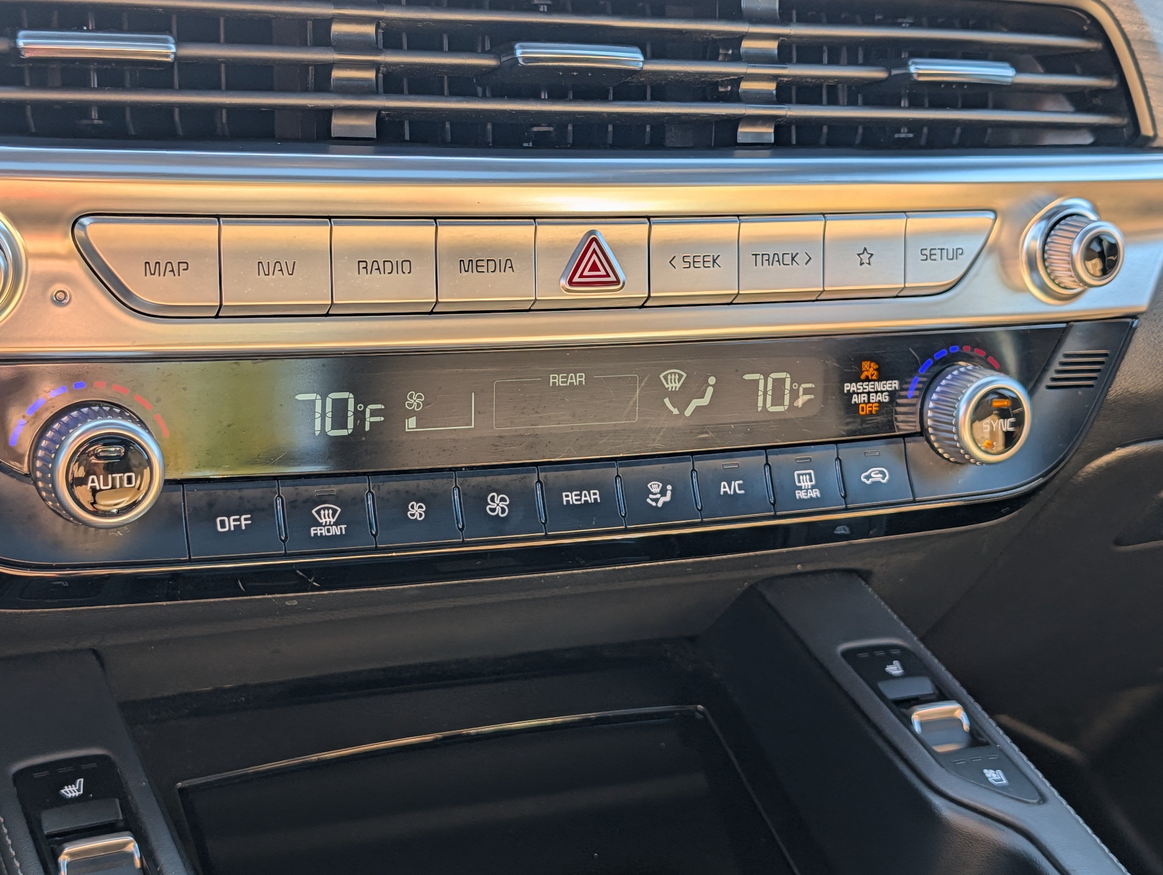 Certified 2022 Kia Telluride SX w/ Nightfall Edition Package AWD/4WD image 23