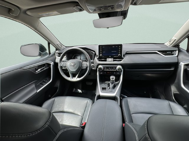 Used 2021 Toyota RAV4 XLE Premium AWD/4WD image 28