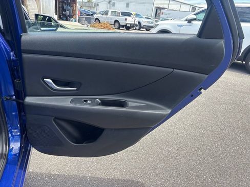 Used 2025 Hyundai Elantra SEL FWD image 15
