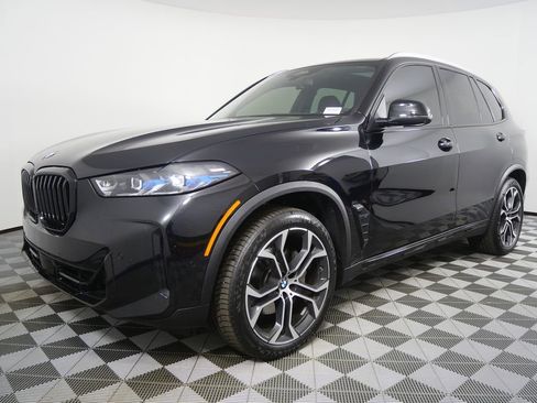 Certified 2025 BMW X5 sDrive40i w/ Premium Package image 8