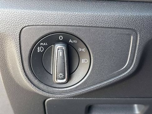 Used 2018 Volkswagen Atlas SE FWD image 30