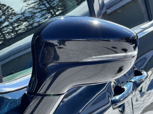 Used 2024 Chrysler Pacifica Touring-L FWD image 32