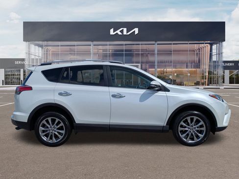 Used 2017 Toyota RAV4 Limited FWD image 3