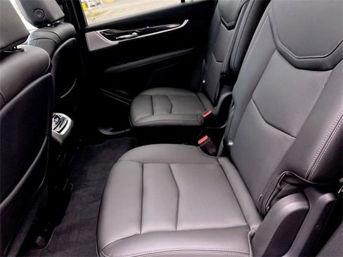 Used 2024 Cadillac XT6 Sport image 23