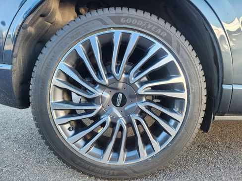 Used 2020 Lincoln Corsair Reserve w/ Equipment Group 202A image 19