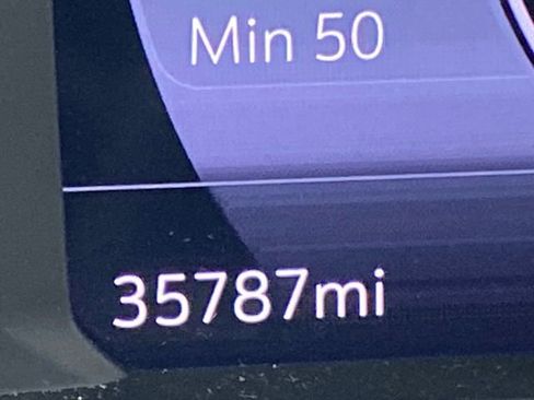 Used 2022 Chevrolet Bolt EUV Premier w/ Launch Edition image 25