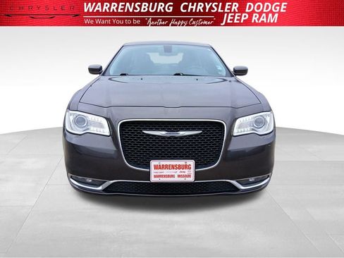 Used 2015 Chrysler 300 Limited w/ Driver Convenience Group image 9