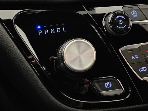 New 2026 Chrysler Pacifica Select AWD/4WD image 21