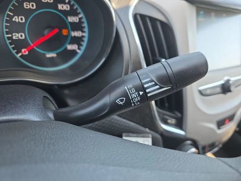 Used 2017 Chevrolet Cruze LS image 18