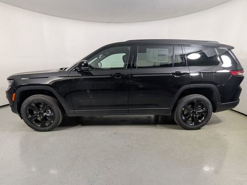 New 2025 Jeep Grand Cherokee L Altitude RWD image 4