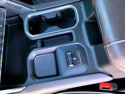 Used 2024 GMC Sierra 2500 Denali w/ Denali Reserve Package image 16