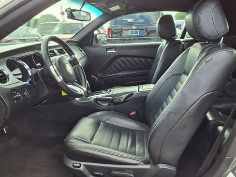 Used 2013 Ford Mustang Premium RWD image 13