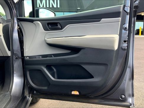Used 2018 Honda Odyssey LX image 21