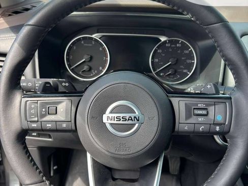 Used 2021 Nissan Rogue SV w/ Premium Package AWD/4WD image 11