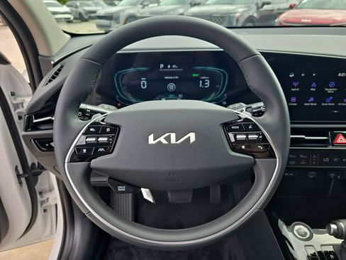 New 2026 Kia Niro EX FWD image 28