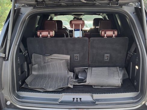Used 2024 Ford Expedition Limited RWD image 4