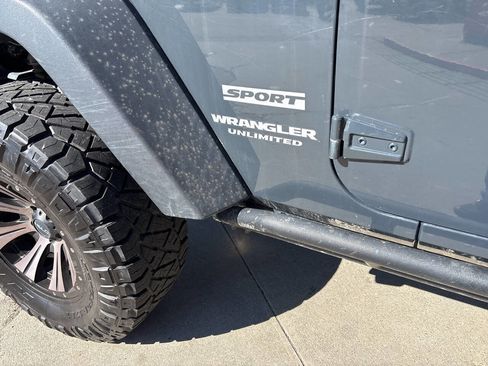 Used 2017 Jeep Wrangler Unlimited Sport w/ Quick Order Package 24S AWD/4WD image 13