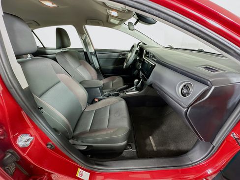 Used 2017 Toyota Corolla LE image 28