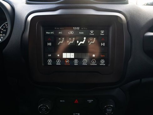 Used 2020 Jeep Renegade Latitude image 15