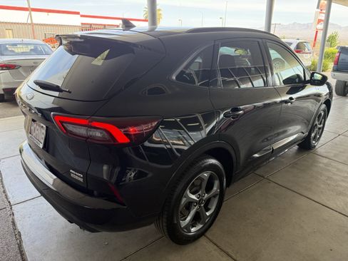 Used 2023 Ford Escape ST-Line AWD/4WD image 4