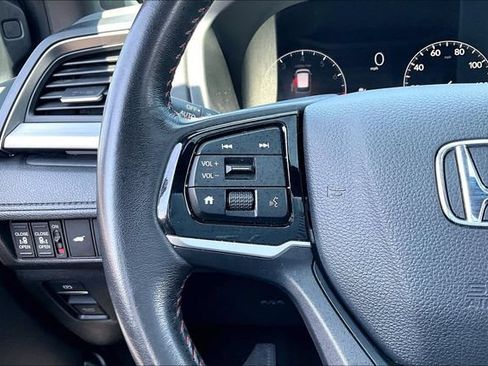 Used 2025 Honda Odyssey Sport-L image 11