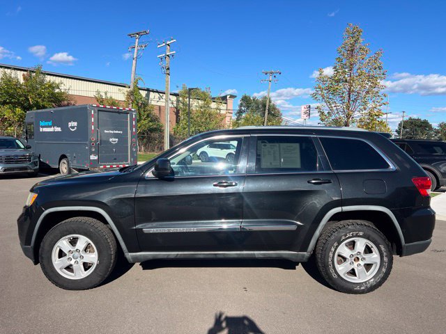 Used 2012 Jeep Grand Cherokee Laredo w/ Laredo E Group AWD/4WD image 8