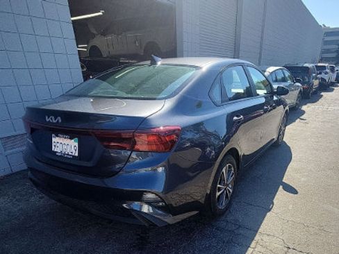 Used 2023 Kia Forte LXS FWD image 3