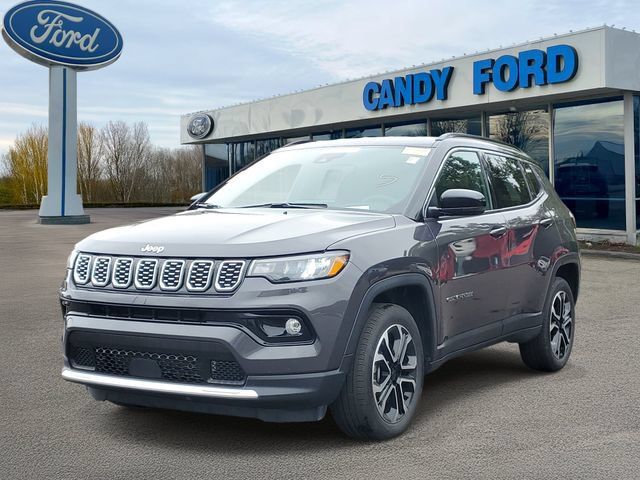 Used 2024 Jeep Compass Limited AWD/4WD image 2