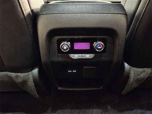 Used 2024 Chevrolet Traverse Z71 image 30