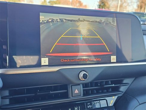 Used 2023 Toyota Crown XLE image 25