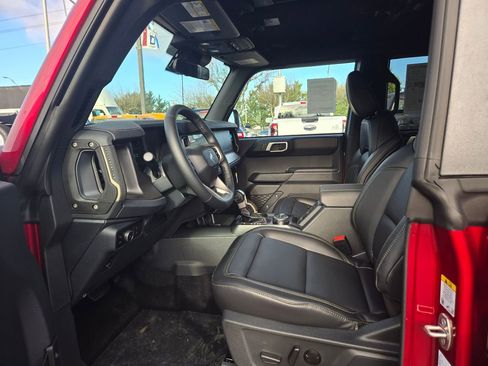 New 2025 Ford Bronco Badlands image 12