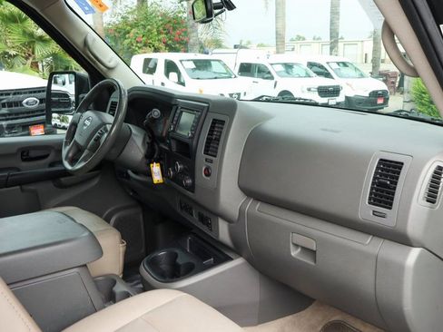 Used 2020 Nissan NV 3500 SL RWD image 35