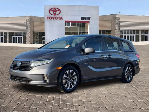 Used 2024 Honda Odyssey EX-L image 2