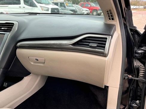 Used 2020 Ford Fusion SEL image 23