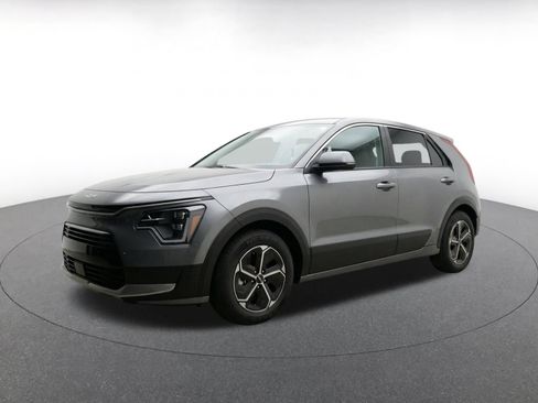 Used 2026 Kia Niro LX FWD image 3