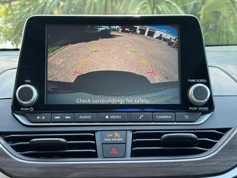 Used 2025 Nissan Altima 2.5 SV FWD image 23